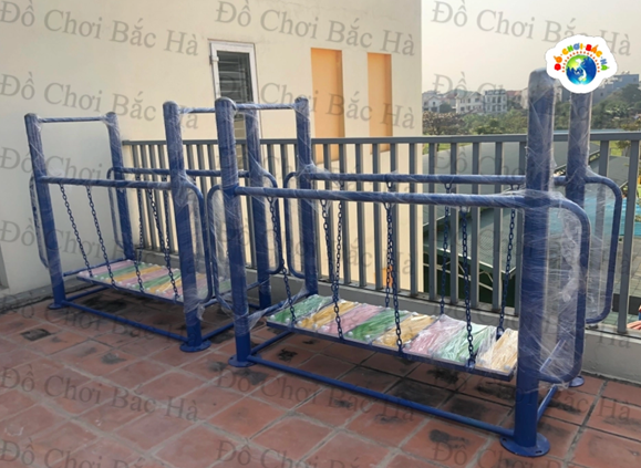 cau-thang-bang-giao-dong-mon-do-choi-the-chat-thu-vi-nhat-tai-san-choi-tre-em-ng