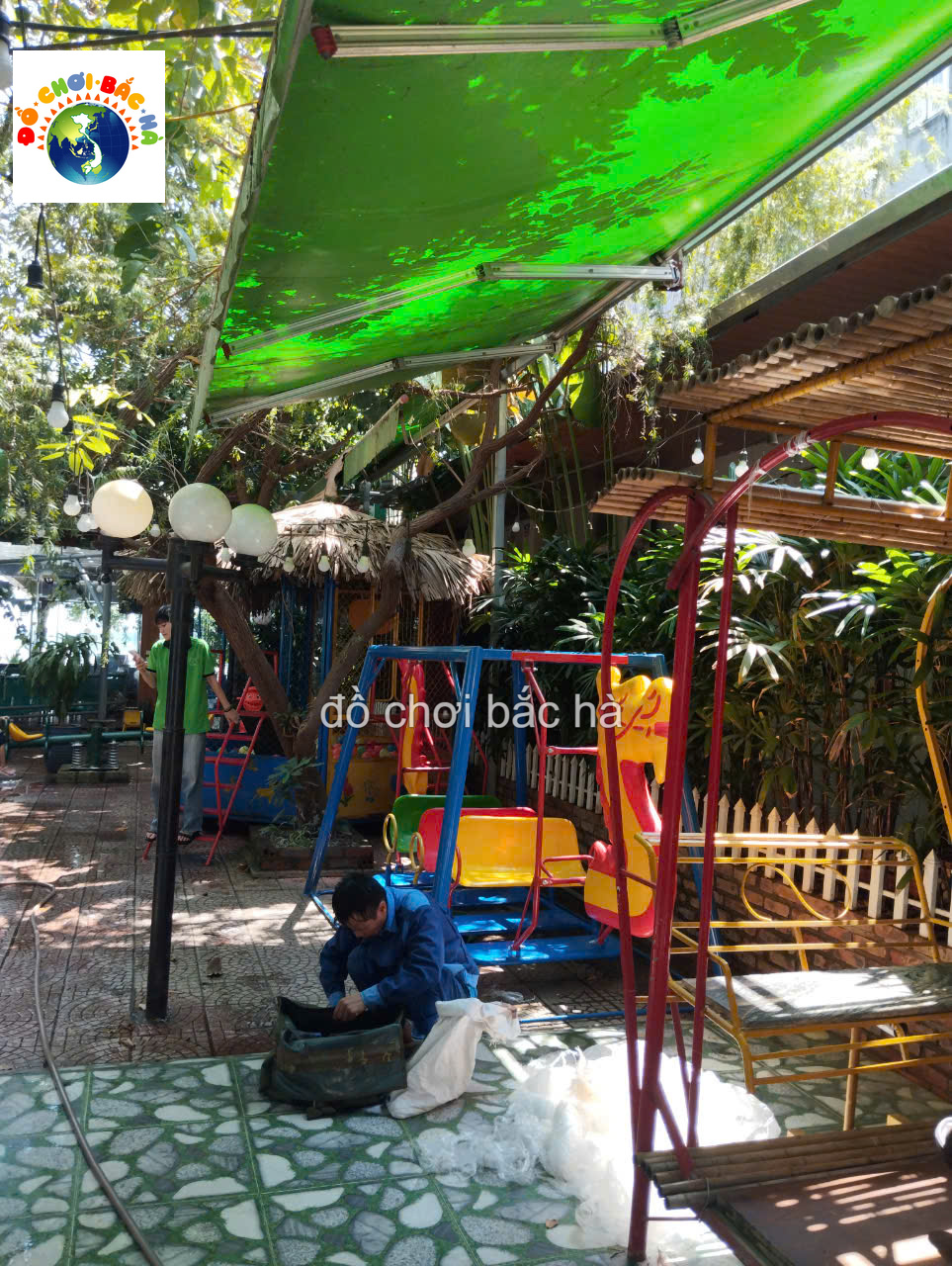 do-choi-bac-ha-lap-dat-du-treo-rong-tai-chuong-duong-hoan-kiem-ha-noi