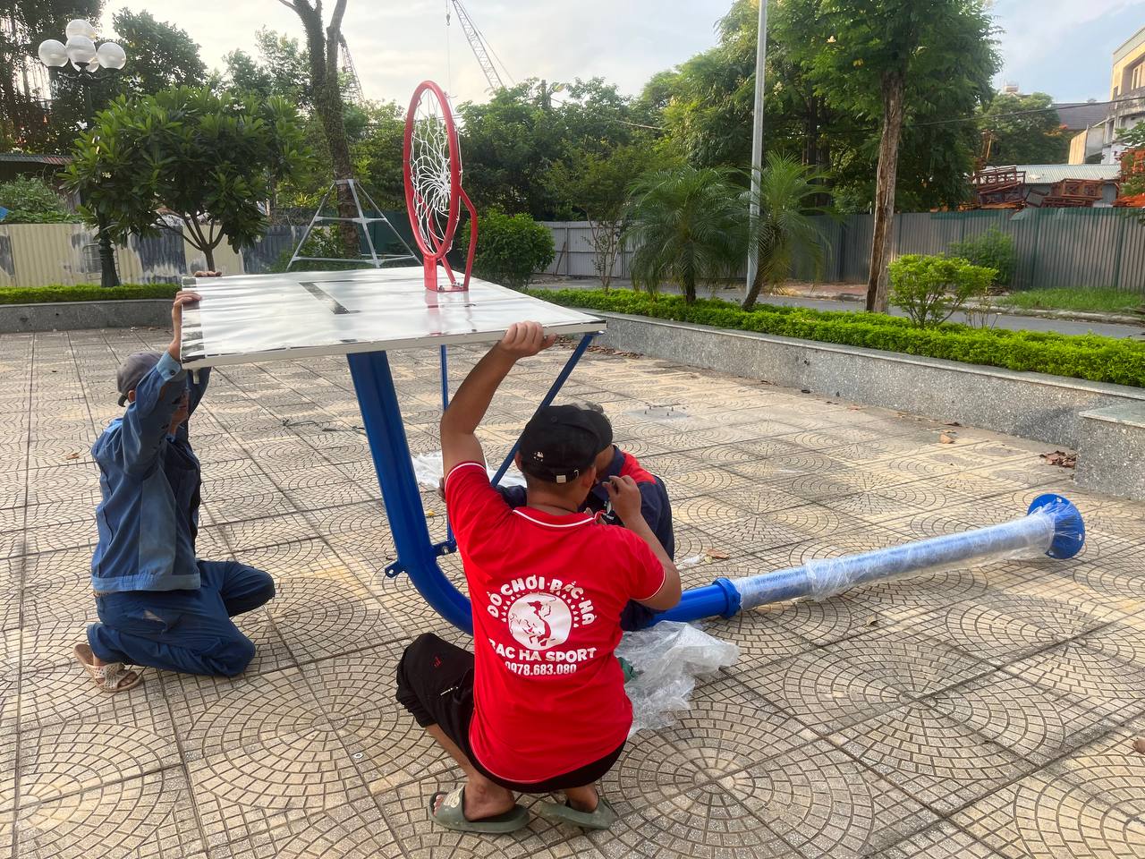 lap-dat-thiet-bi-the-ngoai-troi-bang-bong-ro-cho-chung-cu-o-cau-giay-bac-ha-spor