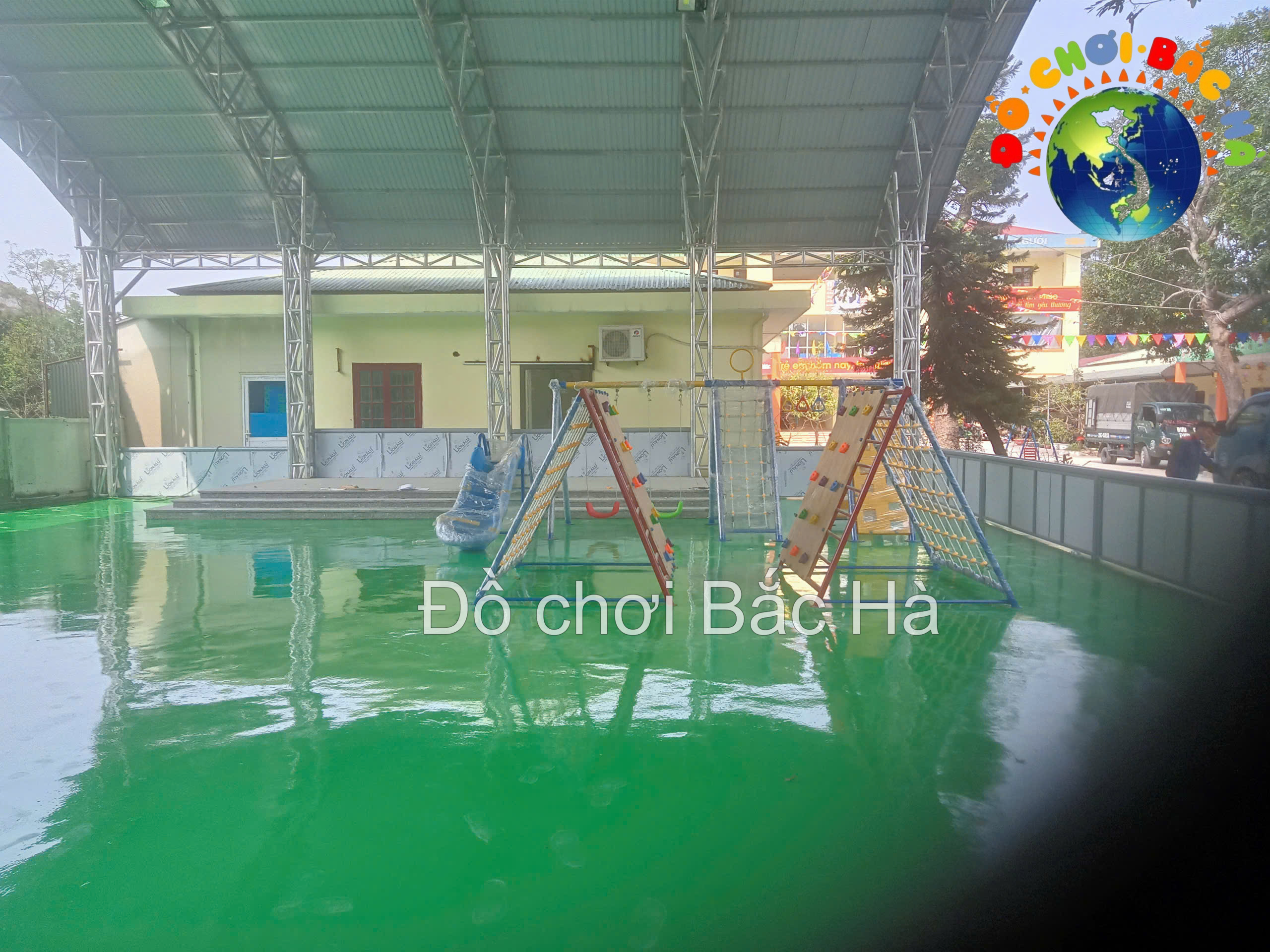 tu-van-lap-dat-san-choi-the-chat-truong-mam-non-da-mai-bac-giang