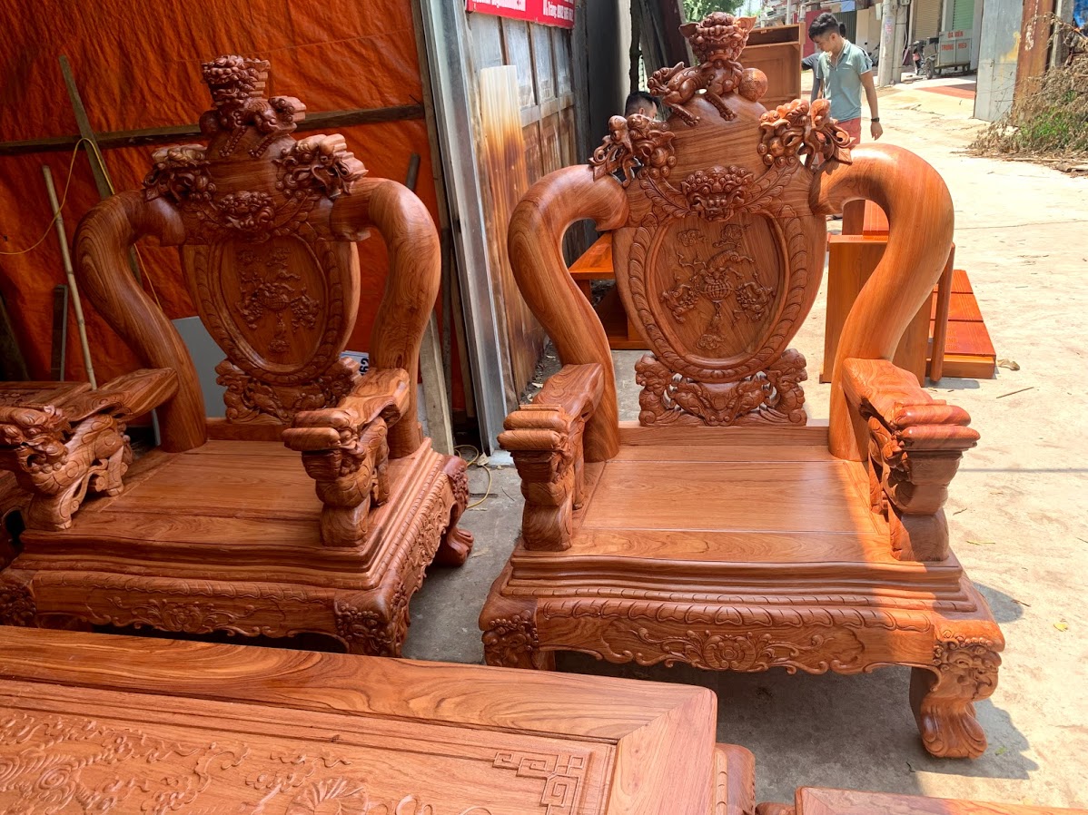 Bộ bàn ghế phòng khách nghê đỉnh tay 14 gỗ hương đá – Đồ gỗ Đỗ Mạnh Bộ Bàn Ghế Phòng Khách Nghê Đỉnh Tay 14 Gỗ Hương Đá – Đồ Gỗ Đỗ Mạnh