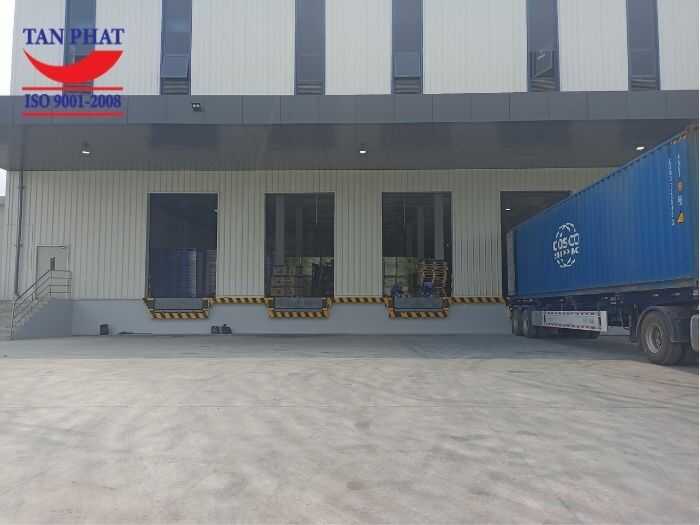 Sàn nâng tự động thủy lực Tân Phát