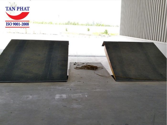 An toàn sàn nâng thủy lực Tân Phát