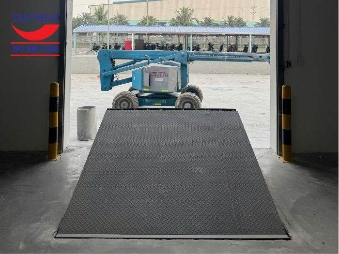 Dự án lắp đặt dock leveler 12 tấn tại Nam Định, KCN Bảo Minh