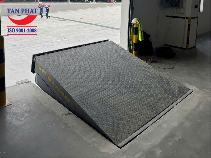 Dự án lắp đặt dock leveler 12 tấn tại Nam Định, KCN Bảo Minh
