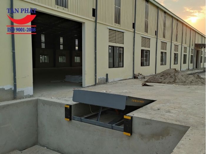 Sàn nâng thủy lực 15 tấn Hoàng Mai, Hà Nội