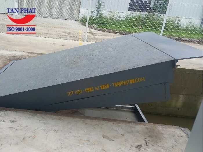 Sàn nâng hạ thủy lực 6 tấn