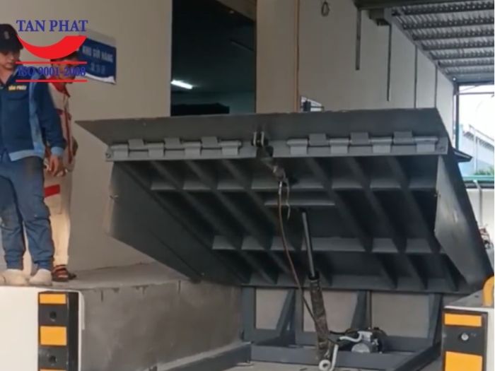 Dock nâng hàng 6 tấn Phú Thọ - Lắp đặt tại KCN Phú Hà