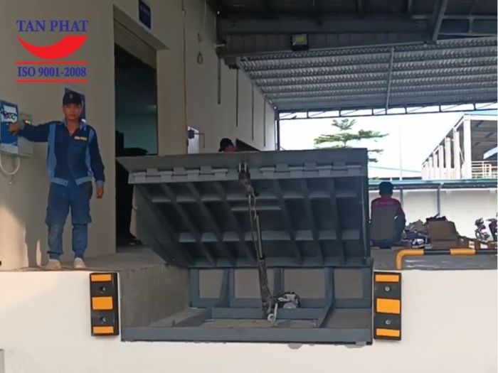 Dock nâng hàng 6 tấn Phú Thọ - Lắp đặt tại KCN Phú Hà