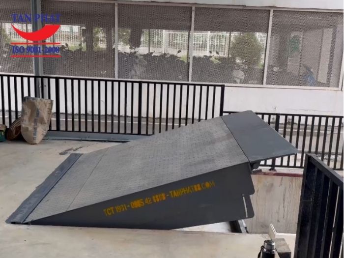 Sàn nâng 6 tấn KCN Lương Sơn, Hòa Bình