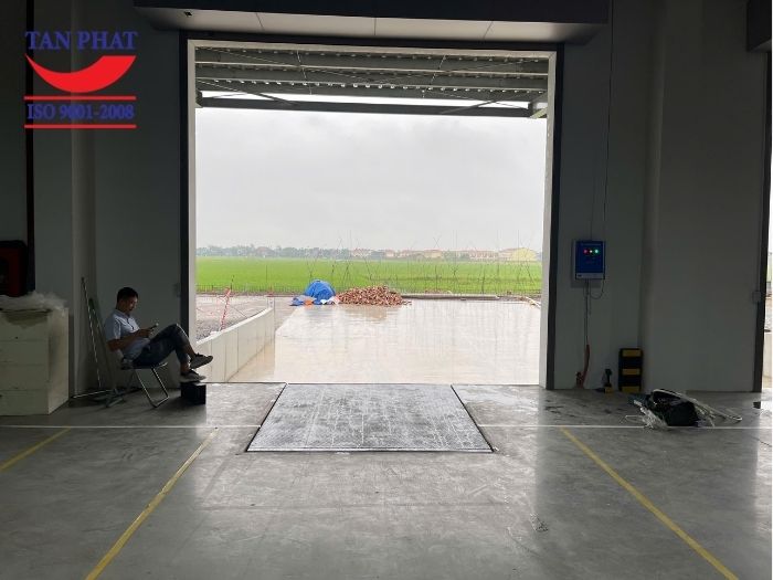 Lắp đặt sàn nâng thủy lực 6 tấn ở Hà Nam