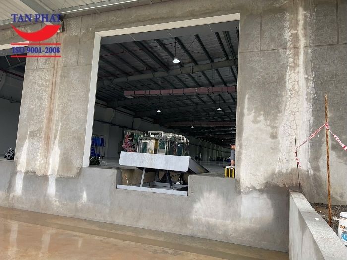 Sàn nâng thủy lực do Tân Phát lắp đặt