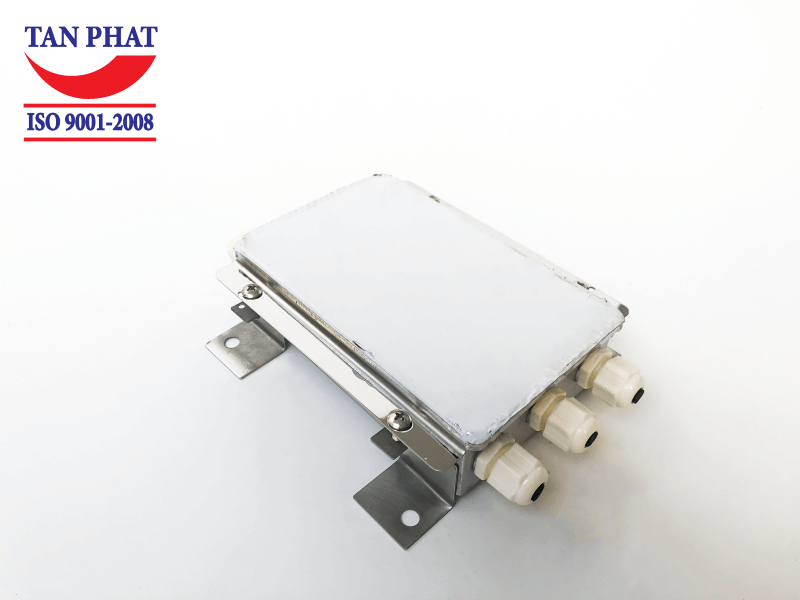 JXHG03-4-D Keli là loại hộp nối tín hiệu loadcell kỹ thuật số, cho phép kết nối 4 loadcell và 1 đầu cân. Loại hộp nối tín hiệu này thường được sử dụng để lắp đặt trong hệ thống cân sàn, cân bàn điện tử, cân đóng bao, cân băng định lượng, cân ô tô, cân xe tải,…