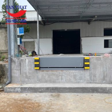 Sàn nâng thủy lực 8 tấn an toàn vận hành