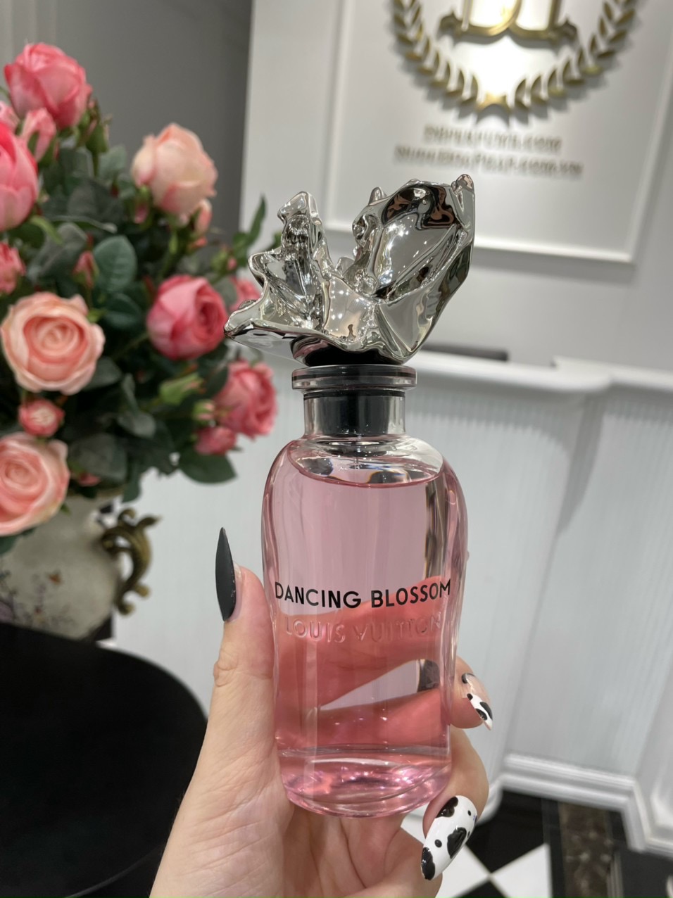 Louis Vuitton - Dancing Blossom for Unisex - A+ Louis Vuitton