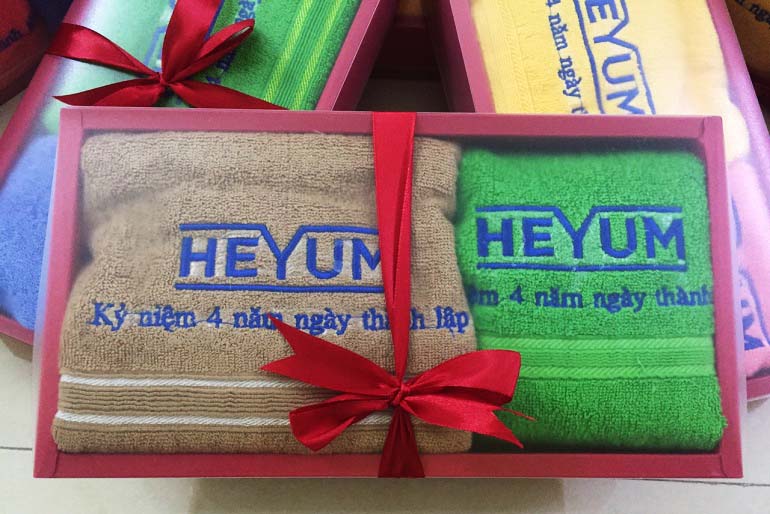 5 Công ty cung cấp Khăn quà tặng khuyến mại giá rẻ, nhiều mẫu mã đẹp