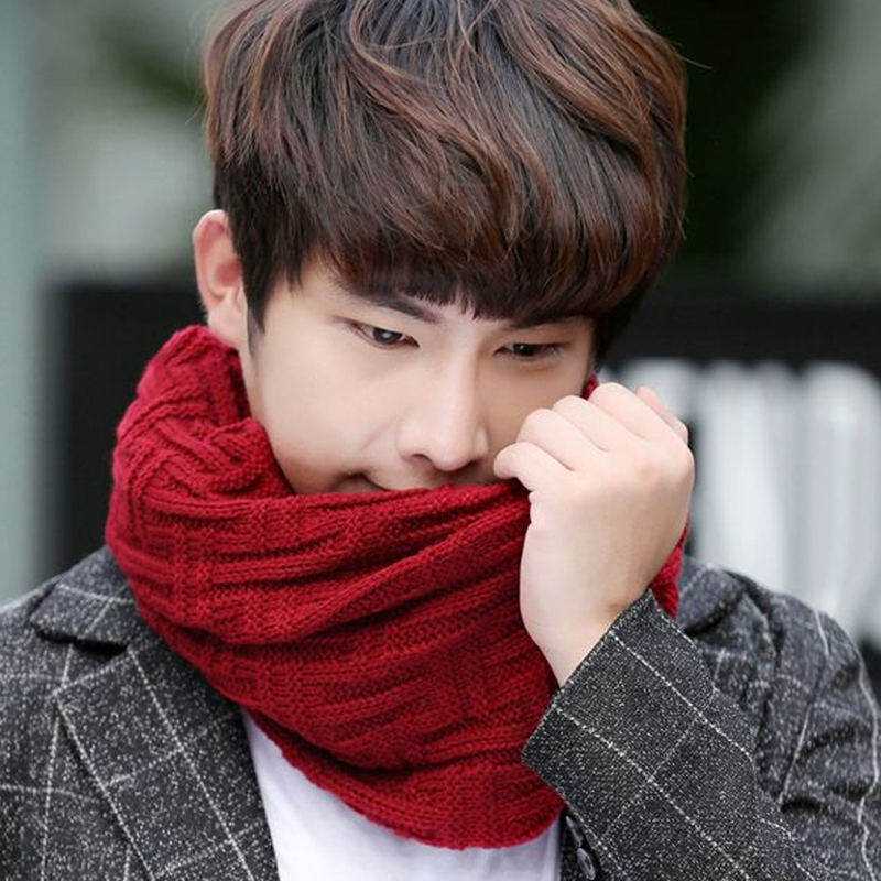 Top 4 Mẫu Khăn Quàng Cổ Nam Nên Có Trong Tủ Đồ Là Gì?