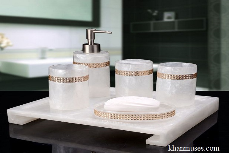 Có nên đựng sữa tắm, dầu gội vào bình chứa trong Phòng tắm khách sạn?