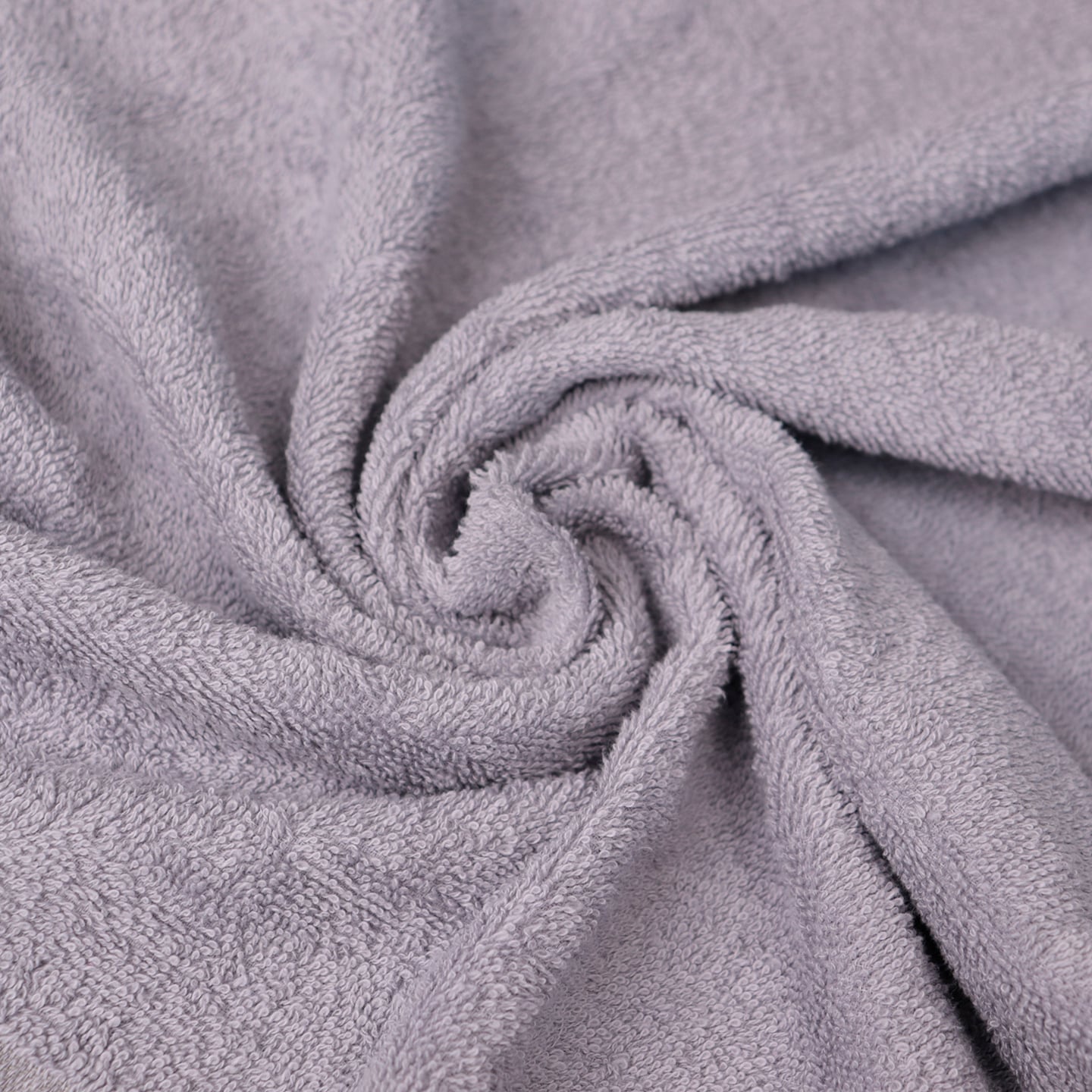 Tại Sao Khăn Tắm Khách Sạn Bị Khô Cứng Sau Vài Lần Giặt?