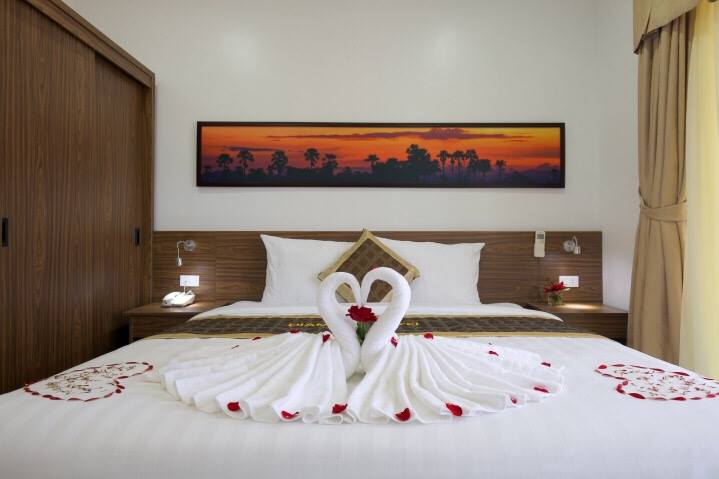 Hướng dẫn Cách Trang trí  cho Giường Khách sạn đẹp, sang trọng - Khăn bông Muses