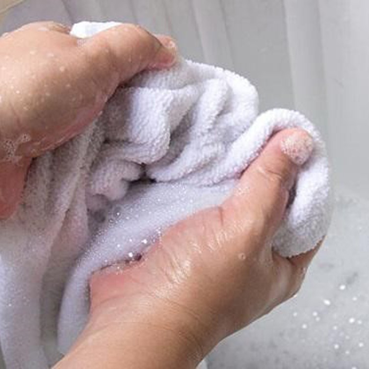 Khăn Mặt Mới Mua Về Nên Làm Gì ? Cẩn Trọng Nhé!