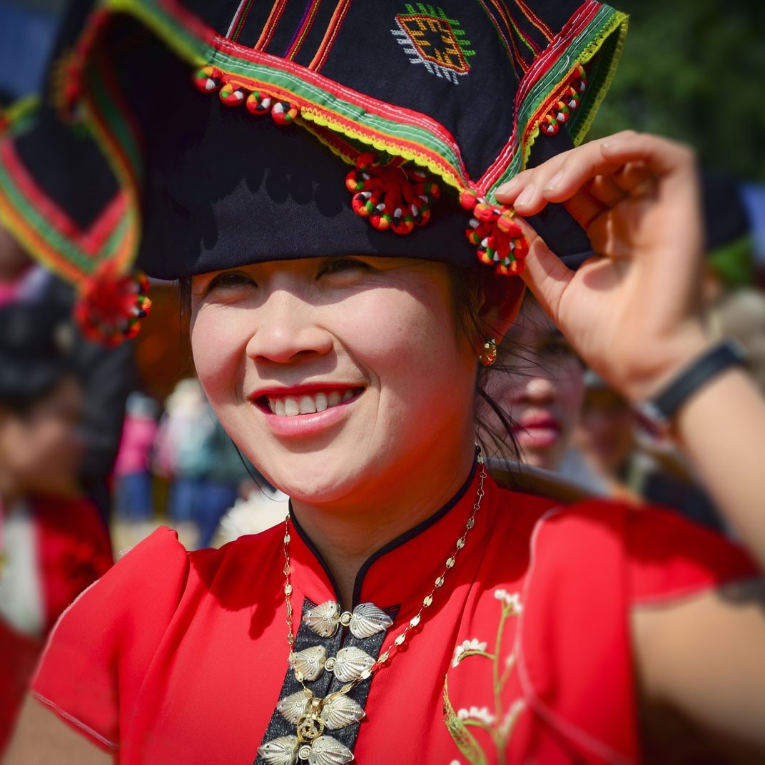 Tìm Hiểu Về Khăn Piêu - Điểm Nhấn Trang Phục Người Thái