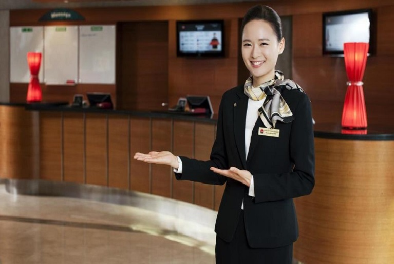 Khách sạn thường tổ chức cho nhân viên lễ tân thành mấy ca? 3 hình thức tổ chức ca làm việc cho nhân viên lễ tân