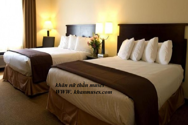 Tấm trang trí giường một vật không thể thiếu trong khách sạn hiện nay.