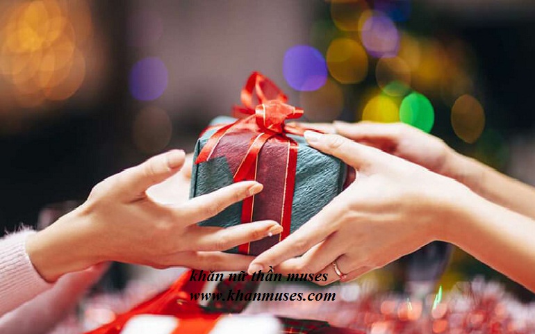 Nhận dệt khăn quà tặng theo yêu cầu tại các khu vực Thành Phố Hồ Chí Minh.