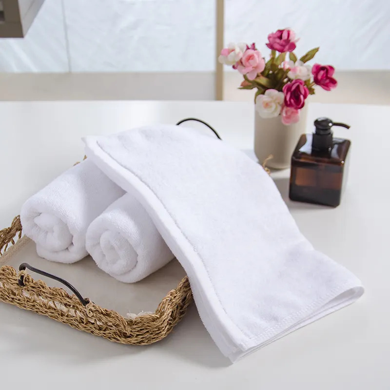 Vì sao dùng khăn trắng khách sạn? - Cung cấp giá tốt toàn quốc