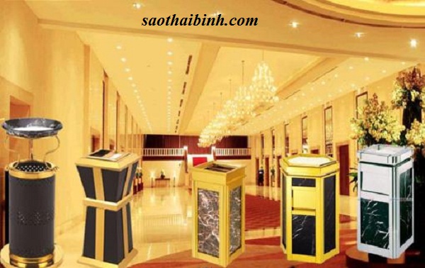 Khu vực thang máy khách sạn nên dặt thùng rác loại gì?