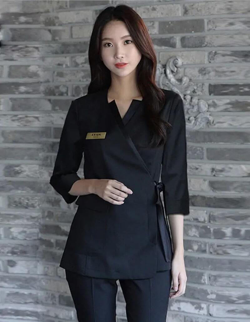 chat-lieu-dong-phuc-thuong-suong-it-nhan-thoang-mat