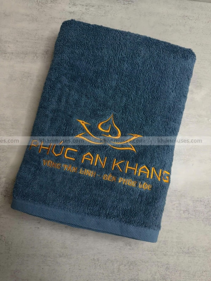 khan-theu-logo-giup-bo-khan-phong-tam-tro-nen-dong-bo