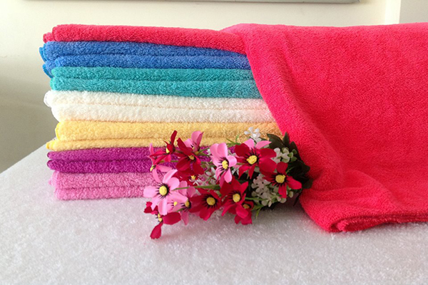 Nên chọn khăn chất liệu cotton hay microfiber?