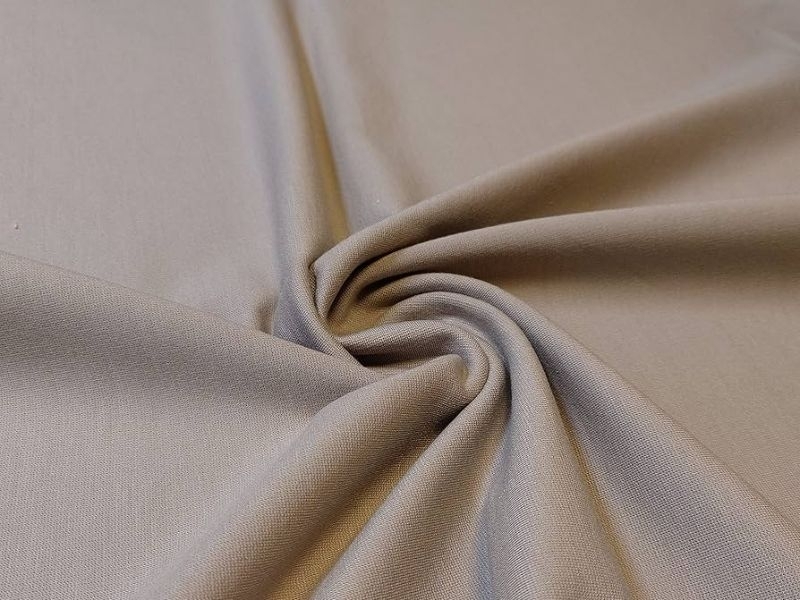 vai-pha-spandex-giup-nhan-vien-van-dong-thoai-mai-hon