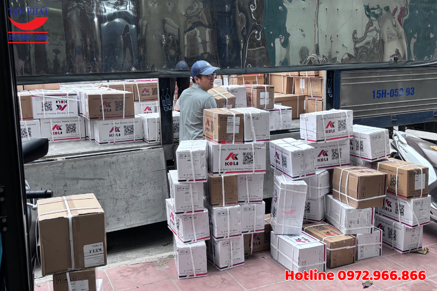 Lô thiết bị cân Keli cập bến kho Tân Phát