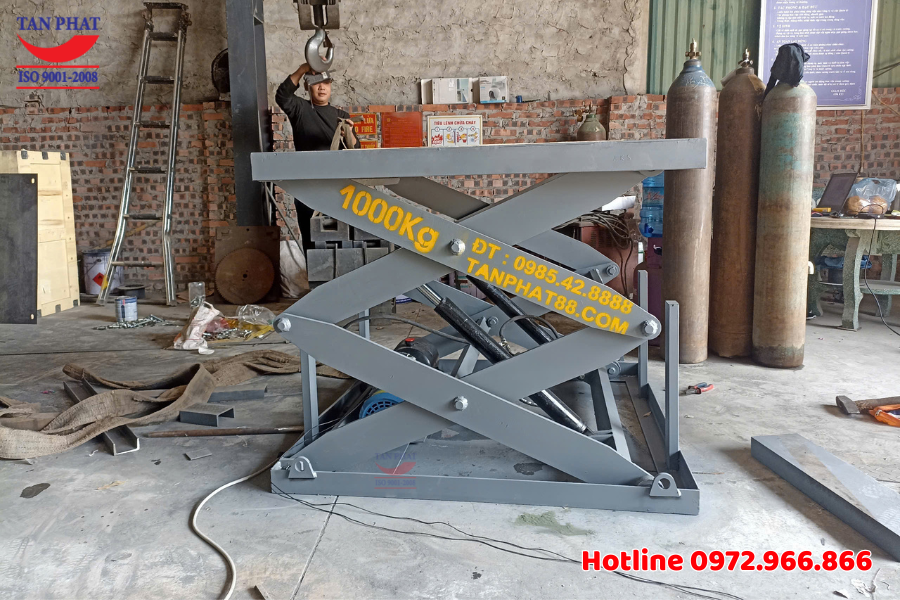 Bàn nâng thủy lực