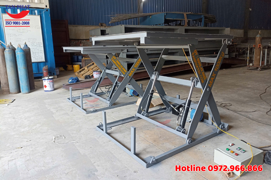 Bàn nâng thủy lực