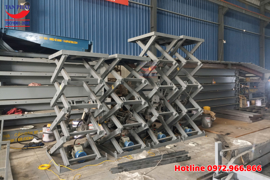 Bàn nâng thủy lực