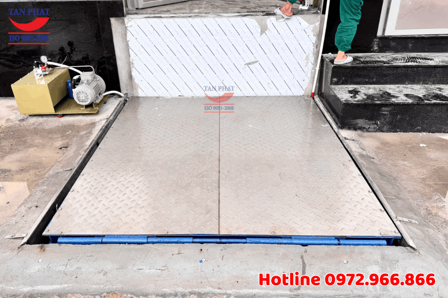 Bàn nâng thủy lực 2 tấn lắp đặt tại Ninh Bình