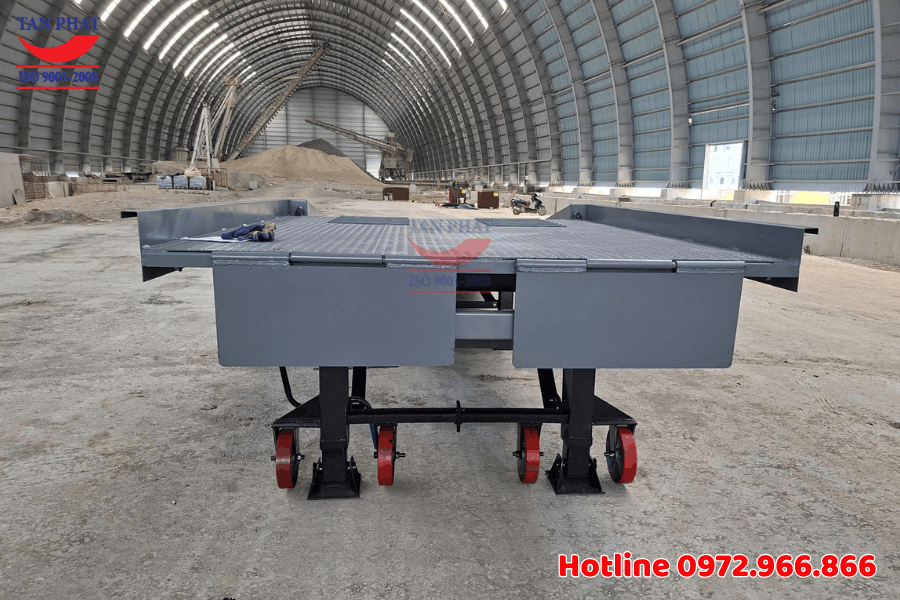 Bàn giao cầu xe nâng Tân Phát 8 tấn tại Hòa Bình