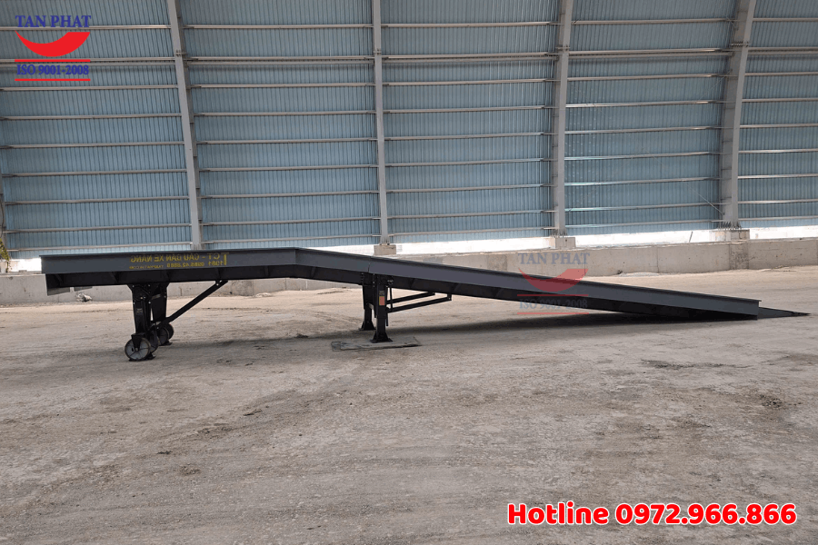 Bàn giao cầu xe nâng Tân Phát 8 tấn tại Hòa Bình