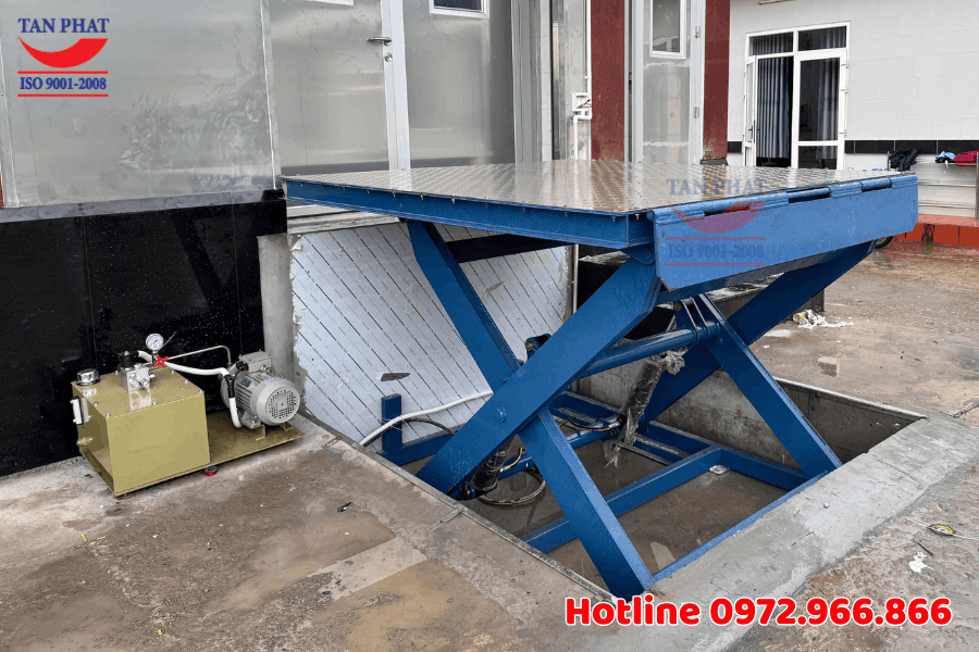 Bàn nâng thủy lực 2 tấn lắp đặt tại Ninh Bình