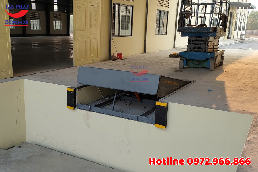 Sàn nâng thủy lực 15 tấn lắp tại Hà Nội