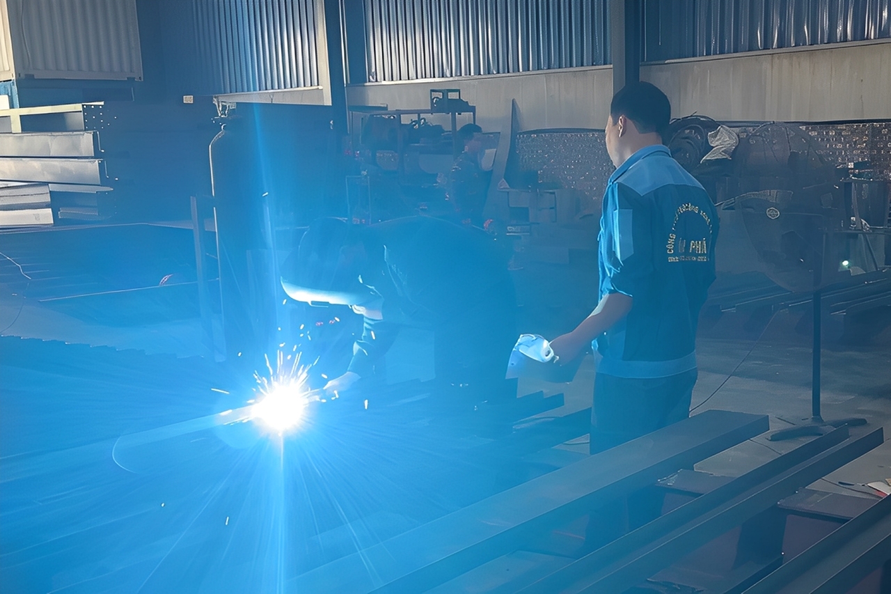 xưởng sản xuất cơ khi Tân Phát