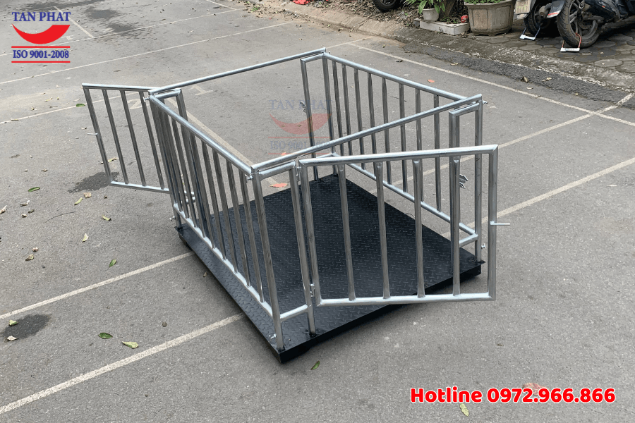 Cân động vật có lồng