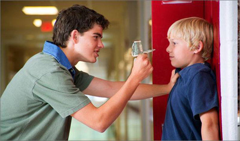 Kỹ năng tự vệ: Xử lý như thế nào khi phải “solo” với đối thủ to lớn hơn?