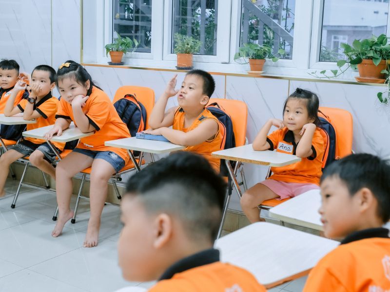 Ba mẹ có biết các chương trình học tiếng Anh cho trẻ em hiệu quả?