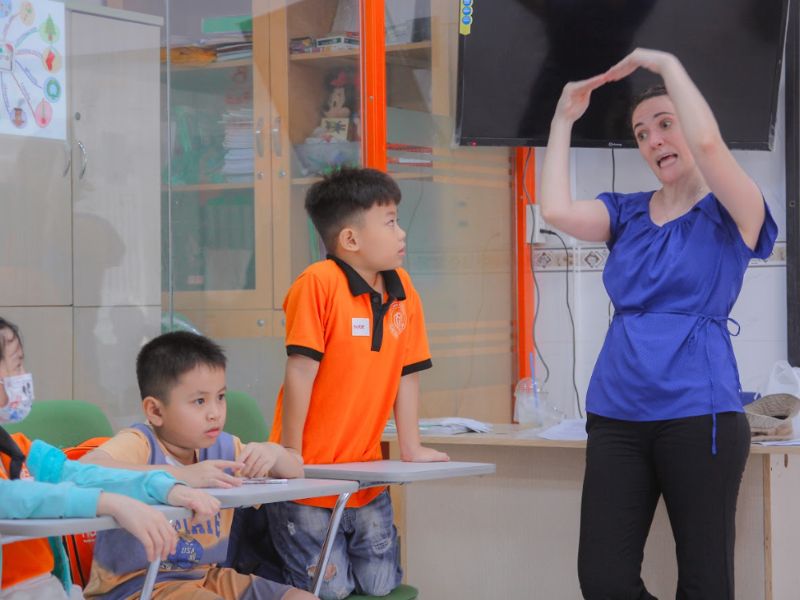 Lợi ích khi cho trẻ học tại trung tâm dạy Movers Thuận An Bình Dương uy tín