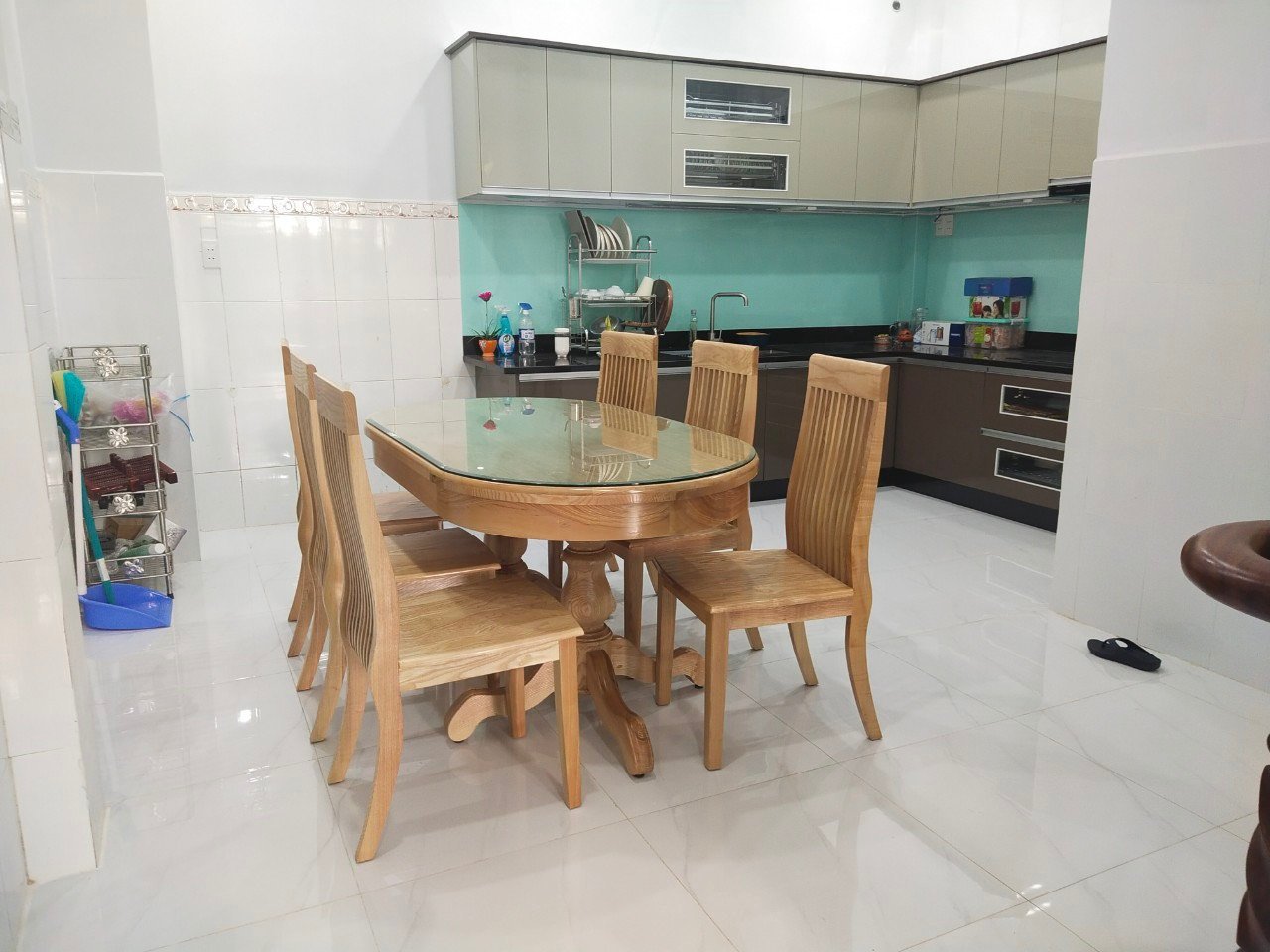 Nội thất gỗ Sồi Nga (tần bì) trong gia đình Việt Nam